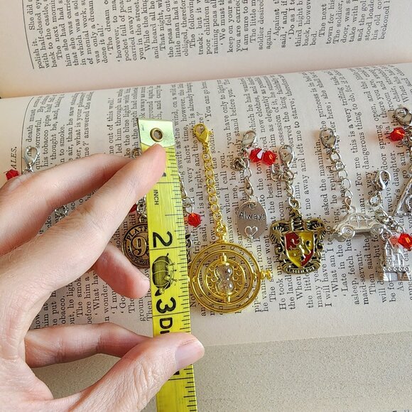 Assorted lot of 12 Harry Potter Jewelry Charms Bracelet Necklace Gold Silver - Picture 9 of 10
